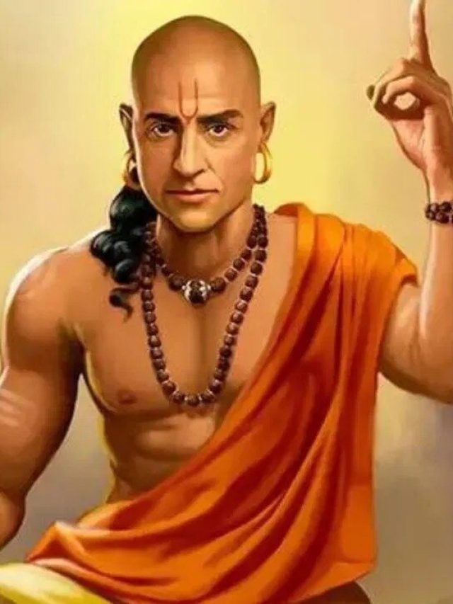 কুকুরের এই ৪ গুণ থাকা ছেলেদের প্রেমে পাগল হয় মেয়েরা, বলেছেন চাণক্য