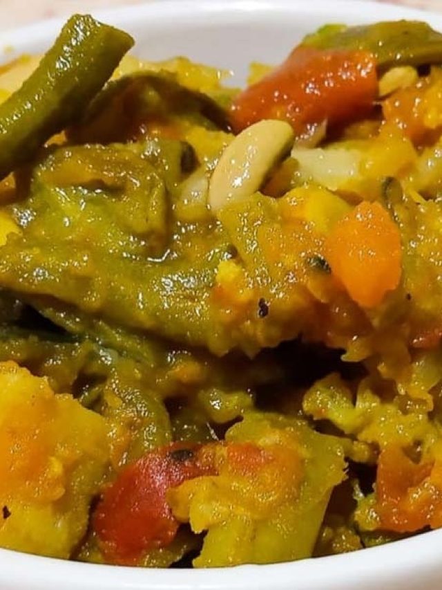 যাই খান না কেন খিচুড়ির সেরা দোসর এই সবজি, এভাবে বানান