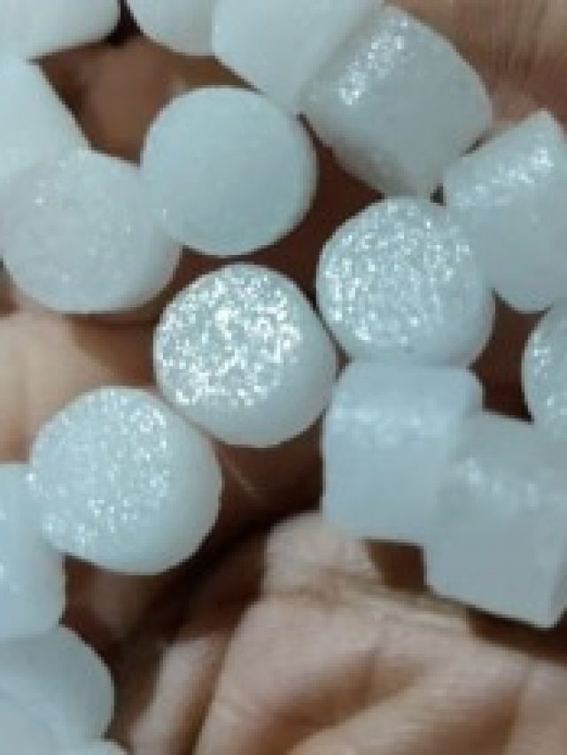 পকেটে ২ টুকরো কর্পূর রেখে দিন, উথলে উঠবে যৌবন