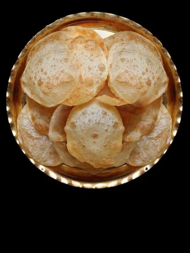 ময়দার লুচি তো খেয়েছেন, এবার বানান ছানার লুচি, রইল রেসিপি