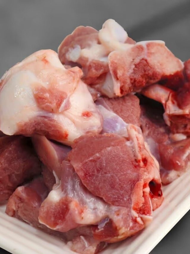 পুজোয় এভাবে মাটন বানান, মুখে দিলে মিলিয়ে যাবে কটন ক্যান্ডির মতো