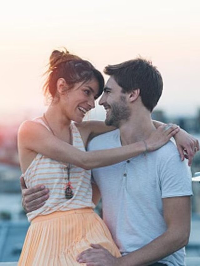 বিবাহিত পুরুষদের দেখে এসব হয় ইয়ং মেয়েদের, জানুন