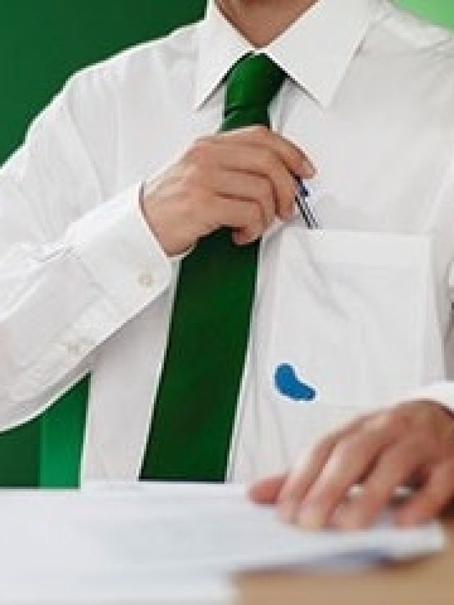 সাদা জামায় কালির দাগ? এভাবেই ঝকঝকে হবে পোশাক