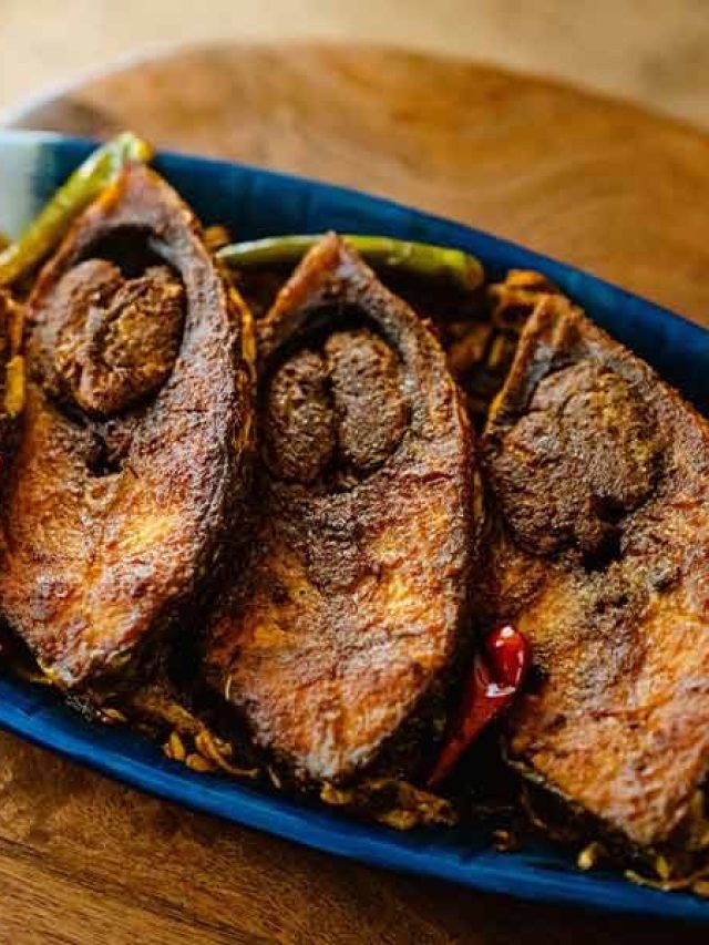 একঘেঁয়ে রান্না আর কতদিন? পুজোর পাতে পড়ুক ইলিশের অন্যরকম এই পদ