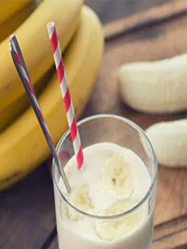 দুধে কলা মিশিয়ে খাওয়া উপকারী নাকি ক্ষতিকর? জানুন বিশেষজ্ঞের থেকেই