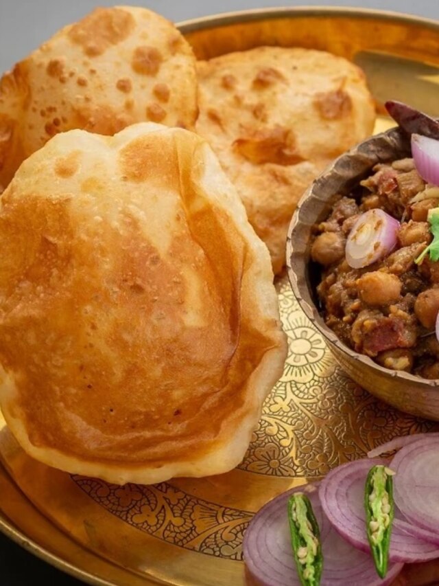 বিনা তেলে বাড়িতেই বানান ছোলে বাটুরে, শিখে নিন No Oil Recipe