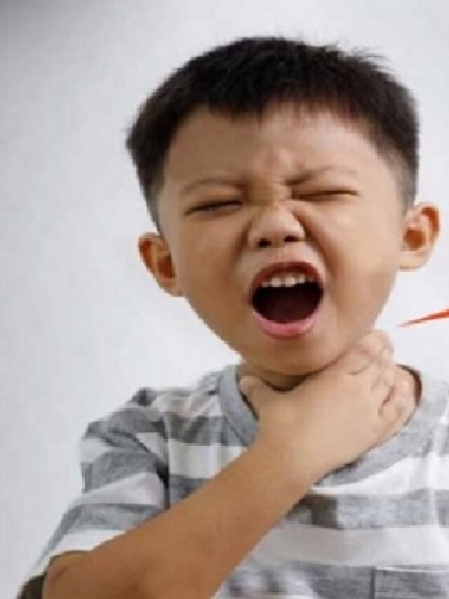 বাচ্চাদের গলায় মাছের কাঁটা ফুটে গেলে কী করবেন? ২ মিনিটের উপায়