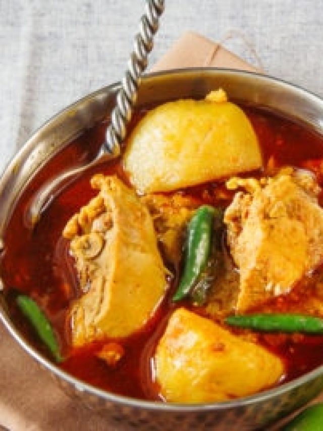 ঝটপট আলু দিয়ে চিকেনের ঝোল, ব্যাচেলর ছেলেদের রেসিপি