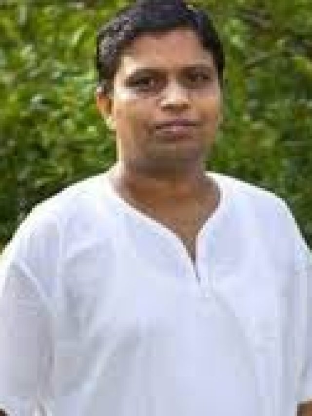 पाइल्स से हो गया उठना-बैठना मुश्किल? आचार्य बालकृष्ण ने बताया अचूक उपाय