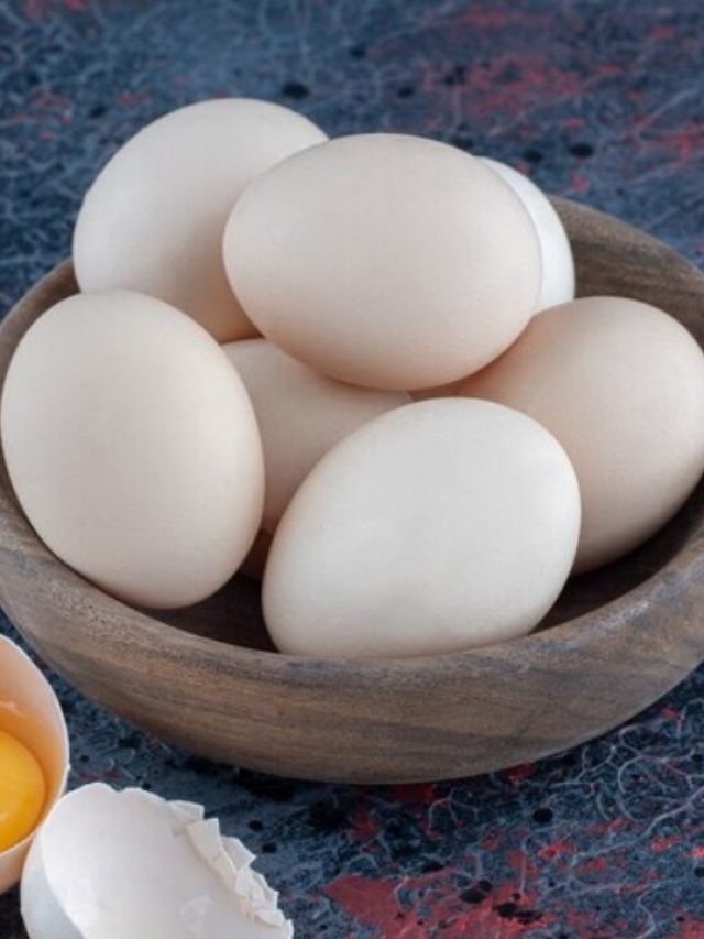আসল vs প্লাস্টিক ডিম, চোখে দেখেই এভাবে বুঝুন
