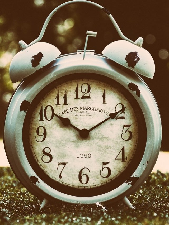 নতুন ঘড়িতে মানেই ১০:১০ বেজে থাকে কেন? অজানা তথ্য