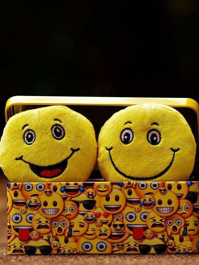 Jokes in Hindi: जब महिला ने पूछा पति की लंबी उम्र के लिए उपाय... बाबा ने दिया अनोखा जवाब