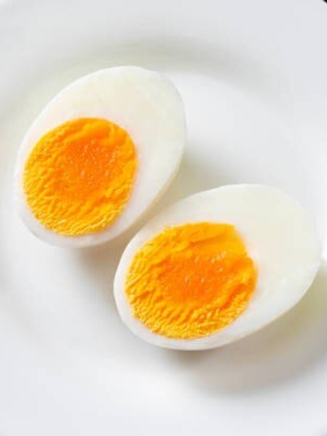 ডিমের কুসুম খাওয়া ভাল নাকি খারাপ? ডাক্তার বললেন...