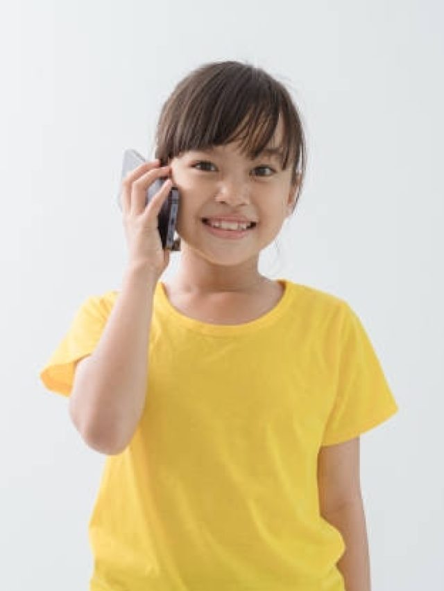 কোন বয়সে সন্তানের হাতে স্মার্টফোন দেবেন? অনেক মা-বাবা জানেন না