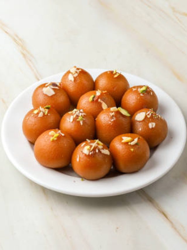 পান্তুয়া আর গুলাব জামুনের মধ্যে পার্থক্য কী? অনেকেই জানেন না