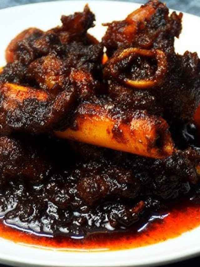 পুজোয় গোলবাড়ির মতো মটন কষা বানাতে চান? রইল সিক্রেট রেসিপি