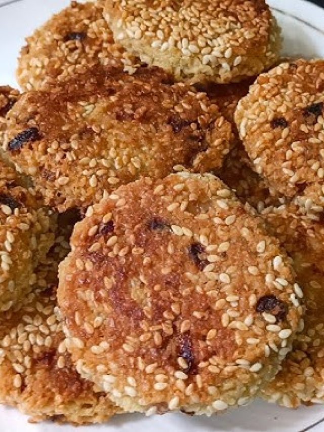 তিলের বড়া এভাবে বানান, টেস্টে পোস্তর বড়াও হার মানবে