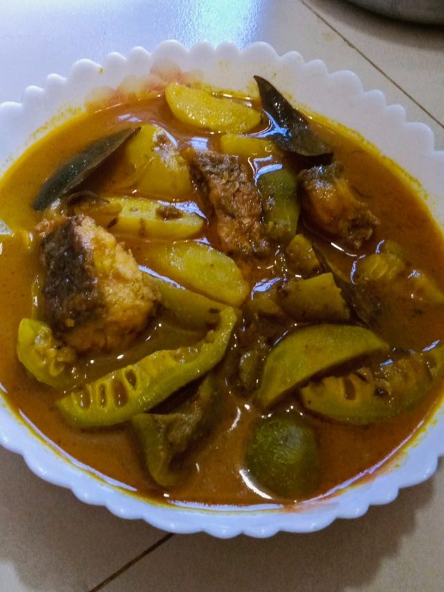 পটল-ঝিঙে দিয়ে কাতলা মাছের পাতলা ঝোল, দুই মশলাতেই বাড়বে টেস্ট