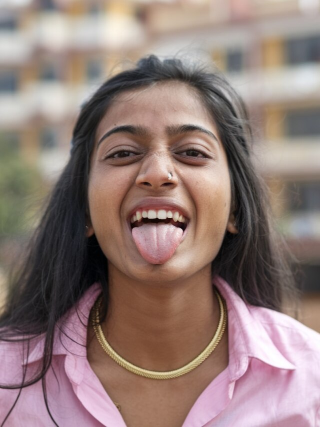 শরীরের আয়না জিভ, রং দেখে বুঝে নিন কোন রোগের সংকেত দিচ্ছে