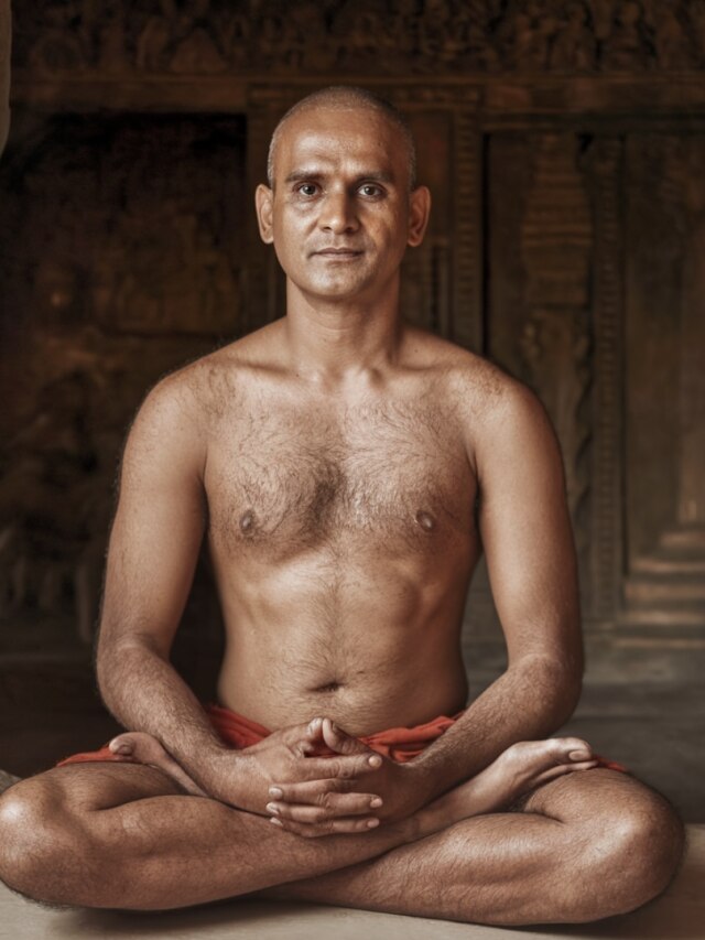 তিরিশের যুবক মনে হবে ষাটেও, সস্তার এই তেলেই ফিরবে যৌবন