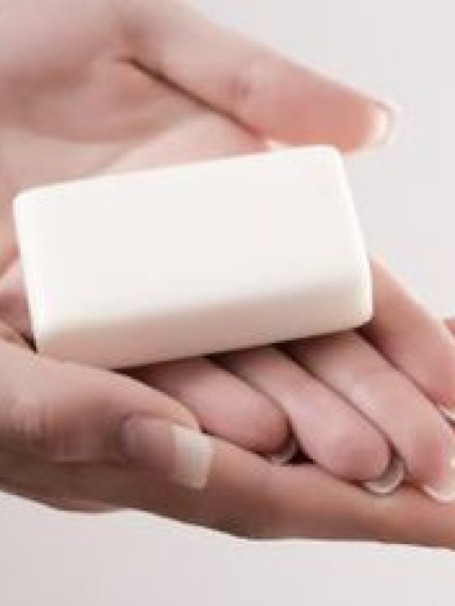 বাড়ির সবাই এক সাবান ব্যবহার করছেন? কী হচ্ছে জানুন