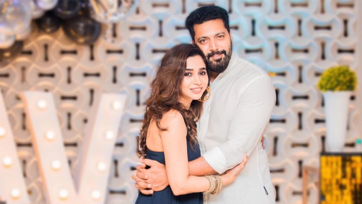 ऐश्वर्या के को-स्टार की टूटी शादी, 15 साल बाद पत्नी से तलाक, लिखा- जल्दबाजी में...