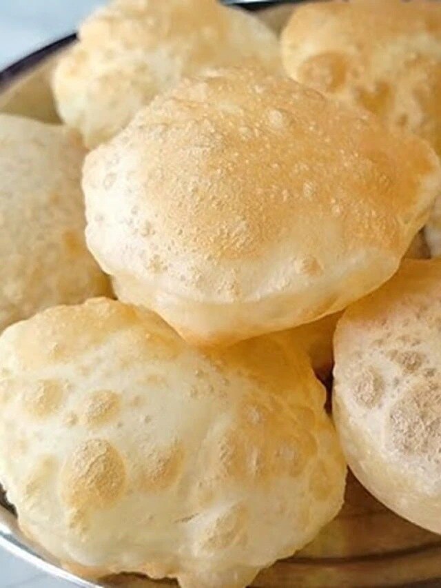 ময়দা নয়, অষ্টমীতে এভাবে বানান লুচি, চেটেপুটে খাবে সবাই