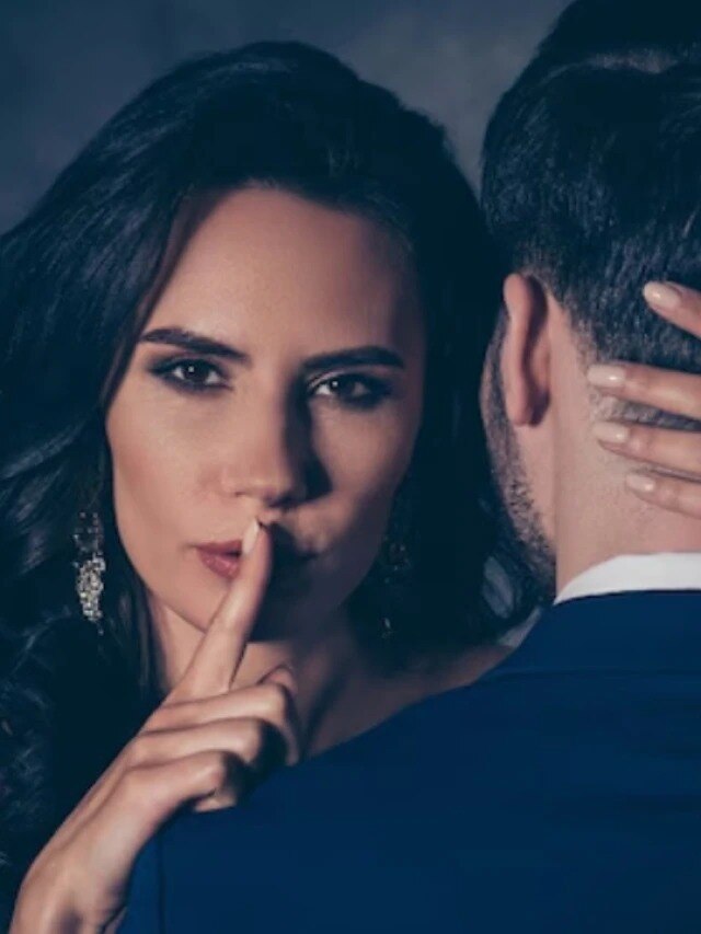 বিয়ের পরেও কেন অন্য মেয়েদের সঙ্গে ঘনিষ্ঠ হয় পুরুষরা?