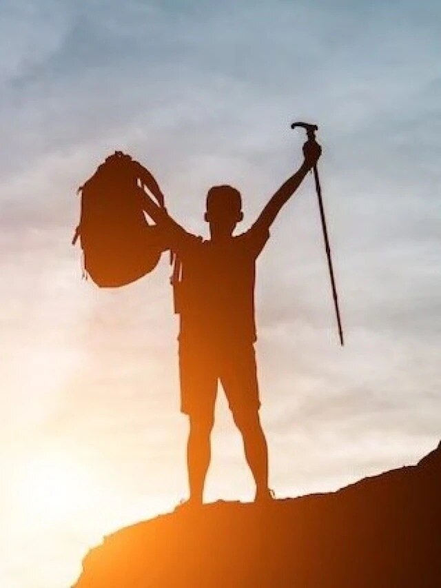 শনির দয়া পেলে বাম্পার লাভ হয়, জীবনে ৮  অভ্যাস বদলান