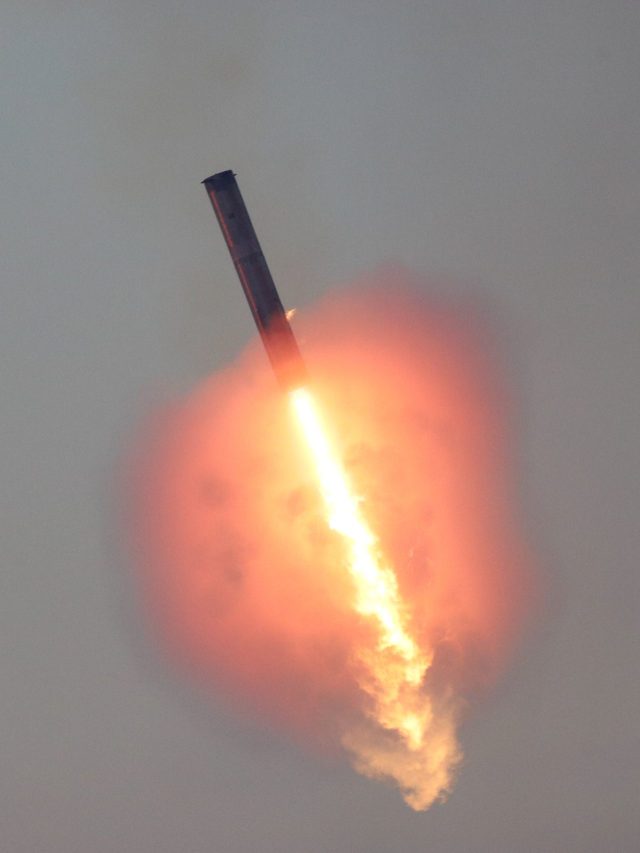 'Mars not far away': Elon Musk scripts history as SpaceX successfully catches 232-foot booster rocket in mid air