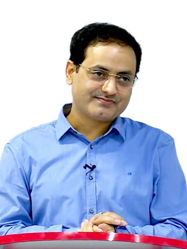 UPSC की तैयारी Online करें या Offline? विकास दिव्यकीर्ति ने दी ये सलाह