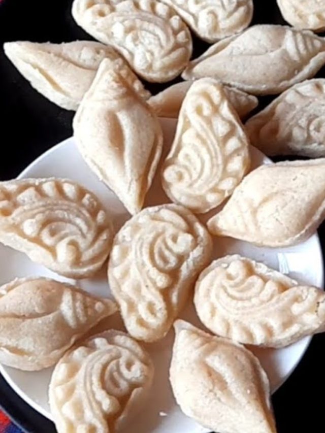 নাড়ু ছাড়ুন, এবার খান নারকেলের সন্দেশ, এভাবে ঘরেই বানান