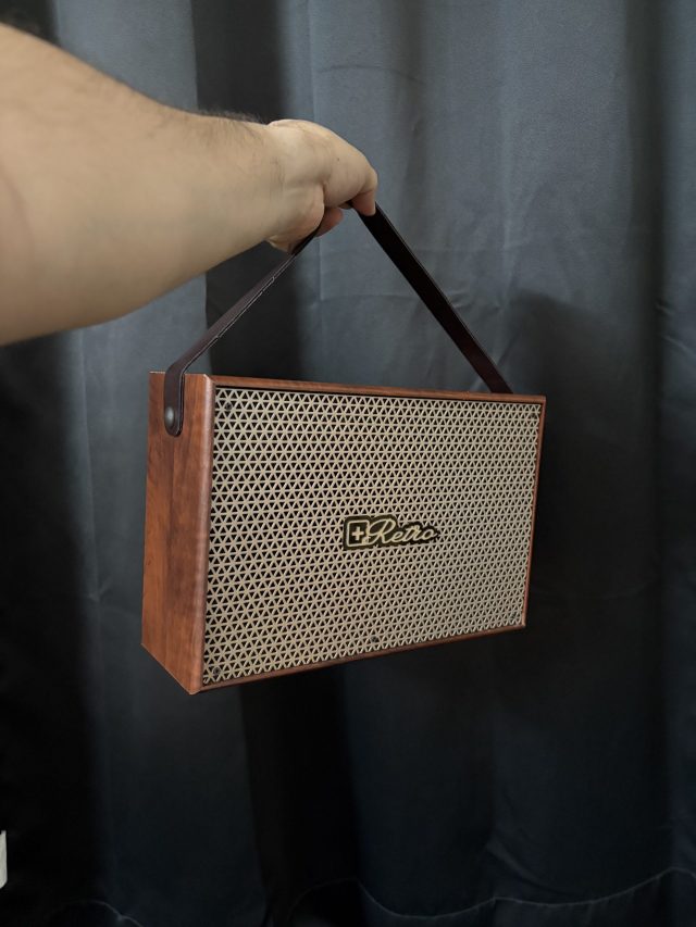 10 reasons to listen to music on Swiss Military Retro Bluetooth Speaker