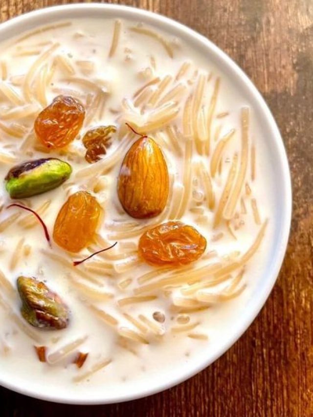 পুজোয় মিষ্টিমুখ করতে বানান নারকেল দুধের সেমাই, একেবারে সেরা খেতে হয়