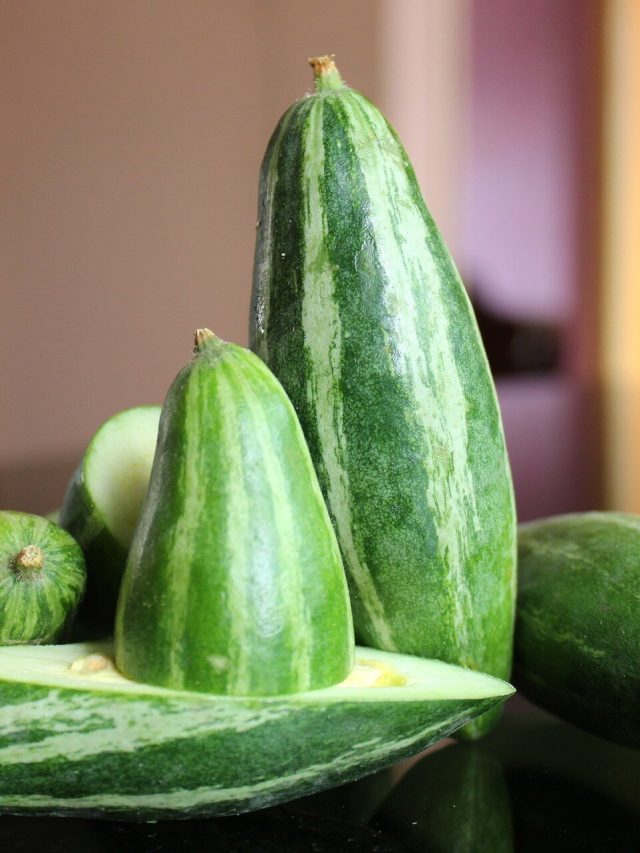 পটলের বীজ চিবিয়ে খাওয়া উচিত? কী হয় জানুন