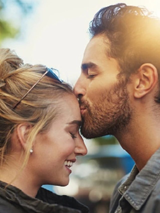 চুম্বন খেলে এসব হয়, অনেকেই জানেন না