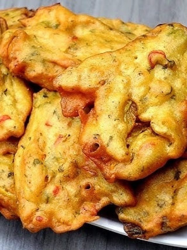 খিচুড়ি হোক বা চা-কফি, মা-ঠাকুমারা বলেন এটাই নাকি বাঙালির সেরা বড়া