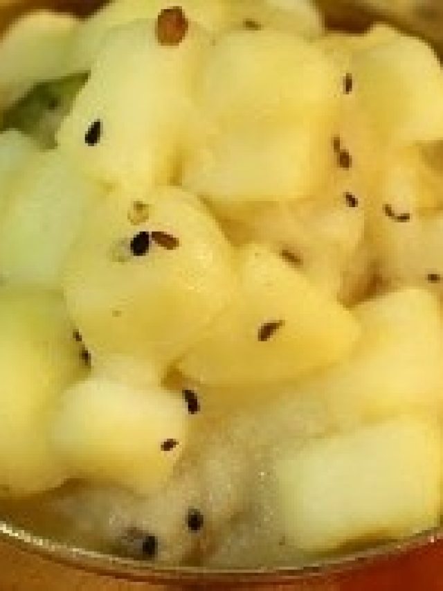 এই ফোড়ন দিতে হবে শুধু, তাতেই সুস্বাদু হবে সাদা আলুর তরকারি