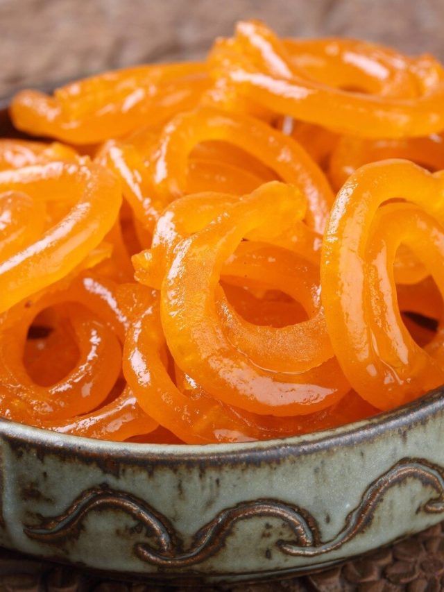 বিজয়া করুন নিজের হাতে বানানো জিলিপি দিয়ে, সহজ এই রেসিপি রইল