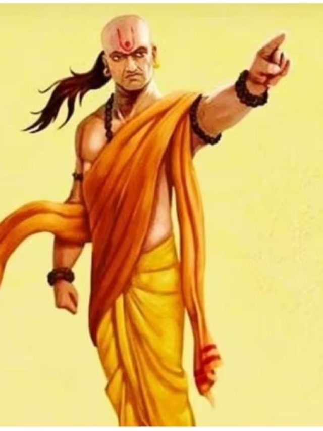 কত টাকা বেতন পান, তা স্ত্রীকে জানানো উচিত? যা বলেছেন চাণক্য