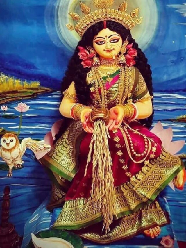 মা-লক্ষ্মীর পূর্ণ কৃপা চাইলে অবশ্যই নিবেদন করুন এই জিনিস