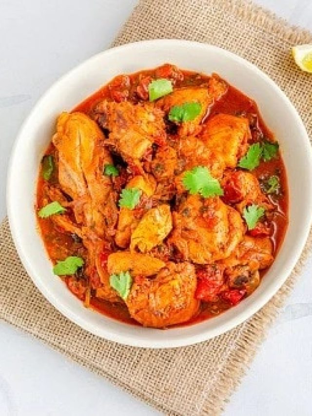 জোড়া উৎসবের মাঝে পেটকে ক'দিন শান্তি দিন, এভাবে বানান নরম চিকেন