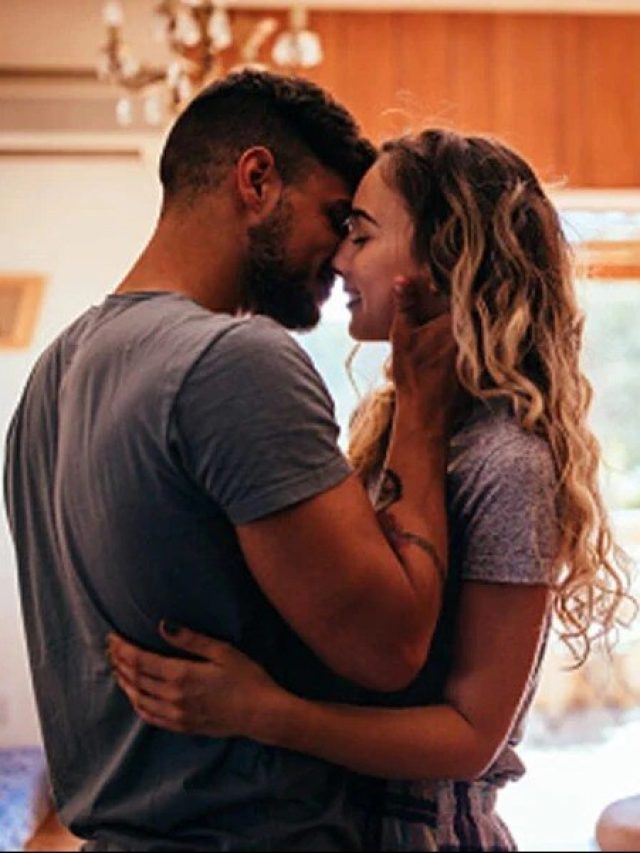 নড়বড়ে সম্পর্ক মেরামতে দারুণ তুই না তুমি, কোনটা দারুণ কার্যকর, জানেন?