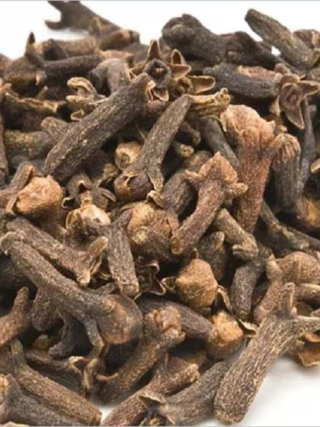 ১টা লবঙ্গ বুকপকেটে খালি রেখে দিন,  ব্যস, শুরু খেলা