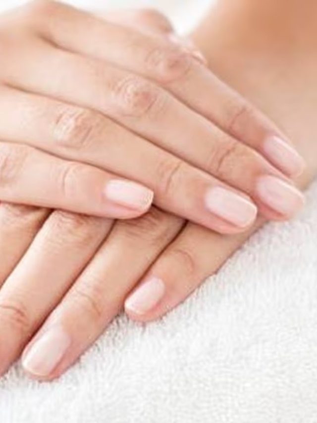 নখে এই ছোট্ট চিহ্ন থাকলেই বড়লোক হবেন, আজীবন সুখের সংসার