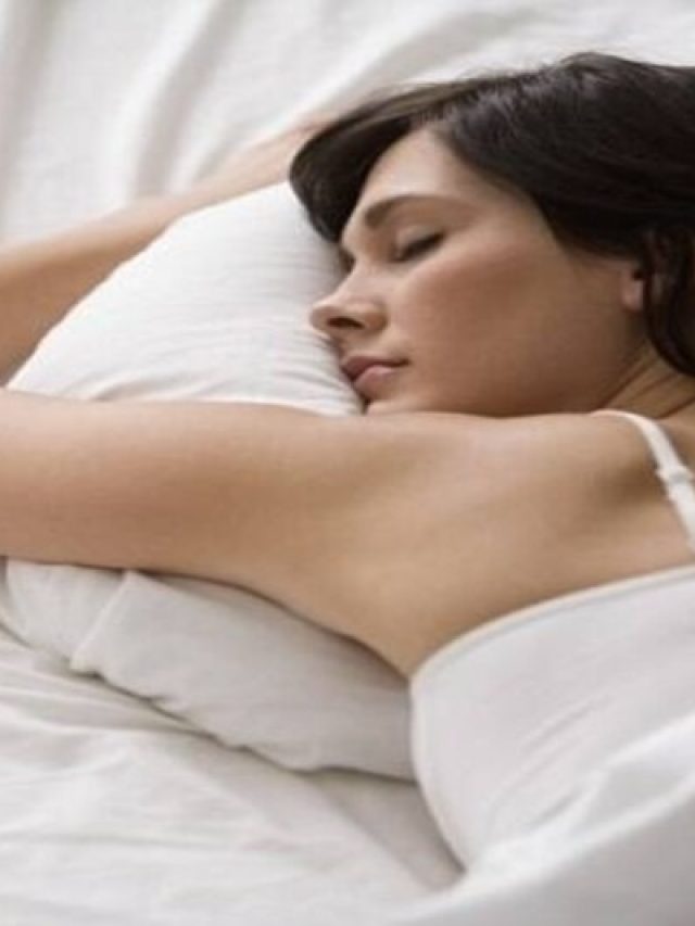 রাতে বালিশের নীচে এই মশলা রেখে দিন, শুরু হবে খেলা