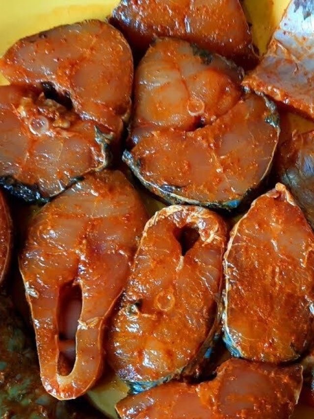 বাজারে দেদার বিকোয়, কিন্তু এই মাছগুলি খেলে বিষক্রিয়া হতে পারে