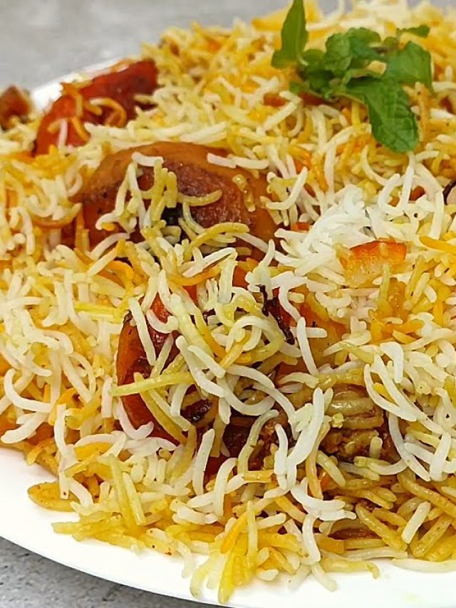 চিকেন-মাটন কিছুই নেই, সাধারণ আলু বিরিয়ানি হবে দুপুরের শো স্টপার