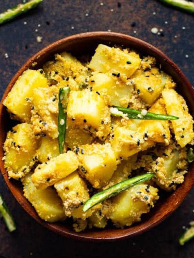 বাটার সময় ফেলে দিন এই ৩ জিনিস, আলু পোস্তর এমন স্বাদ আগে পাননি