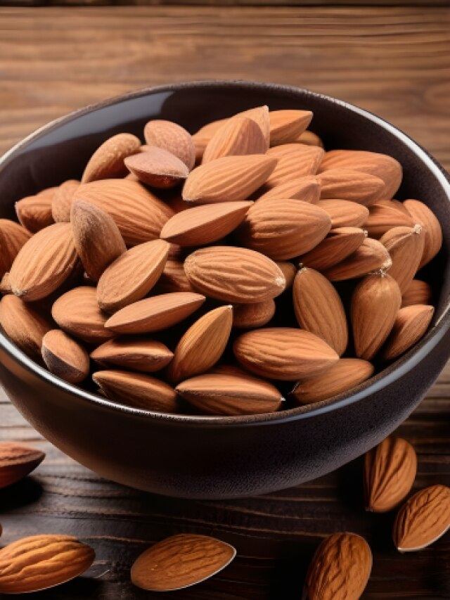 ৫-৬টা খেলে হিতে বিপরীত, সুস্থ থাকতে দিনে কটা আমন্ড খাবেন?